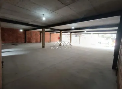 Ponto Comercial para alugar, 250m² no Pimenteiras, Teresópolis