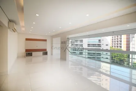 Apartamento com 3 Quartos à venda, 140m² no Vila Olímpia, São Paulo