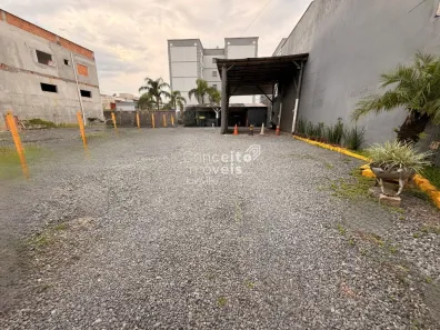 Lote/Terreno à venda, 280m² no Vila Nova, Joinville