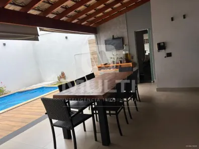 Casa com 3 Quartos à venda, 219m² no Jardim Karaíba, Uberlândia