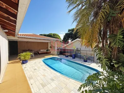 Casa com 3 Quartos para alugar, 172m² no Parque Residencial Patrícia, Maringá