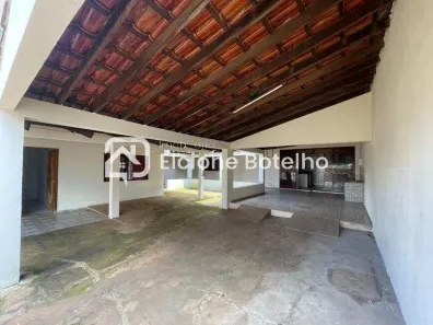 Casa com 5 Quartos para alugar, 200m² no Nossa Senhora das Graças, Uberlândia