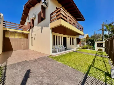 Sobrado com 4 Quartos à venda, 190m² no Capão Novo, Capão da Canoa