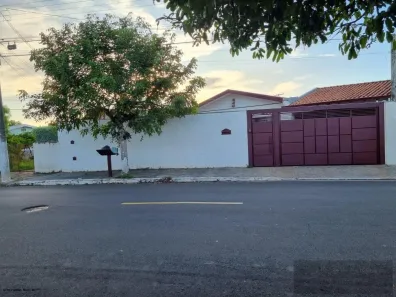 Casa com 3 Quartos à venda, 180m² no Jardim Alvorada, Marília