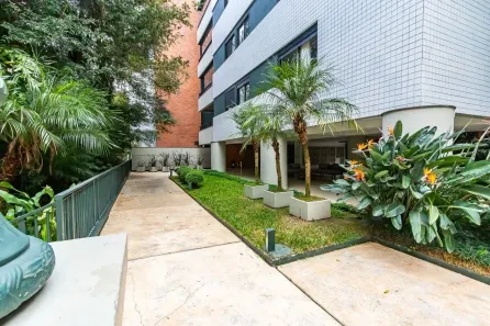Apartamento com 3 Quartos para alugar, 148m² no São Lourenço, Curitiba