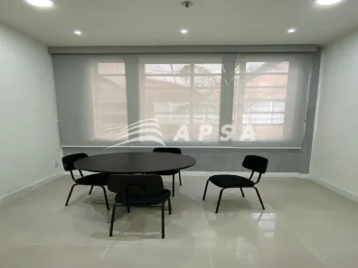 Sala Comercial para alugar, 33m² no Del Castilho, Rio de Janeiro