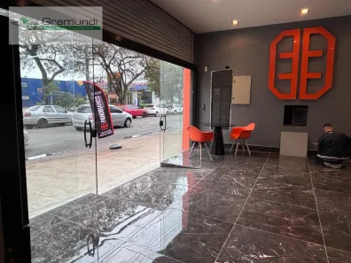 Galpão/Depósito/Armazém à venda, 830m² no Cambuci, São Paulo