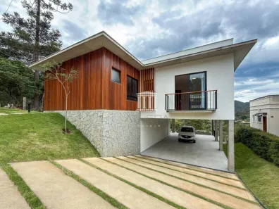 Casa de Condomínio com 3 Quartos à venda, 257m² no Vargem Grande, Teresópolis