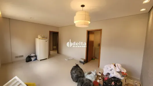 Apartamento com 3 Quartos para alugar, 117m² no Santa Mônica, Uberlândia