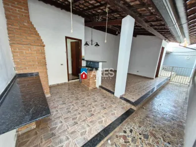 Casa com 3 Quartos para alugar, 199m² no Vila Omar, Americana