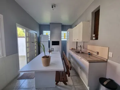 Casa de Condomínio com 4 Quartos à venda, 280m² no Cavalhada, Porto Alegre