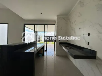 Casa com 3 Quartos à venda, 163m² no Novo Mundo, Uberlândia