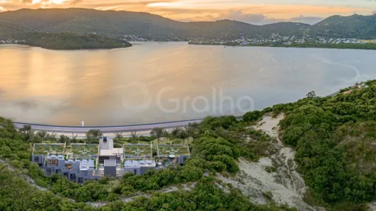 Casa de Condomínio com 3 Quartos à venda, 273m² no Lagoa da Conceição, Florianópolis