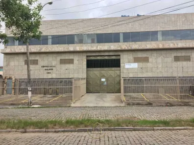 Galpão/Depósito/Armazém com 1 Quarto para alugar, 300m² no Novo Cavaleiro, Macaé