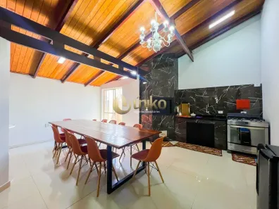 Sobrado com 3 Quartos à venda, 245m² no Centro, Pinhais