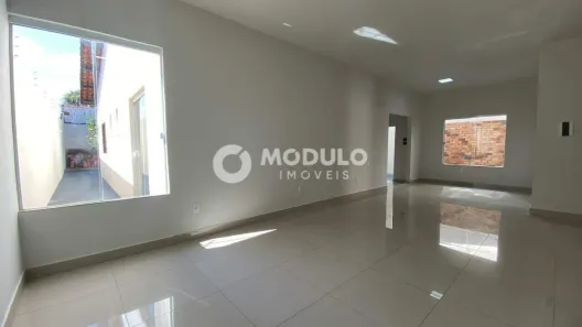 Casa com 3 Quartos à venda, 260m² no Santa Mônica, Uberlândia
