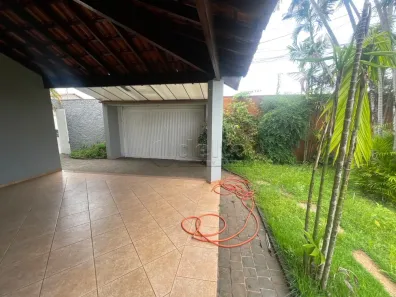 Casa com 5 Quartos à venda, 285m² no Jardim Patrícia, Uberlândia
