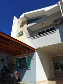 Sobrado com 3 Quartos à venda, 174m² no Jardim Fregadolli, Maringá