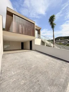 Casa com 3 Quartos à venda, 210m² no Sertão do Maruim, São José