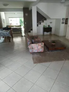 Casa com 3 Quartos para alugar, 350m² no Tubalina, Uberlândia