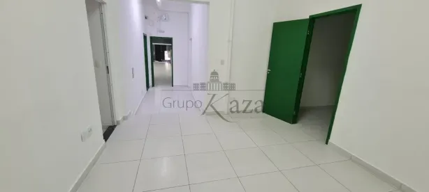 Prédio Comercial para alugar, 200m² no Centro, São José dos Campos