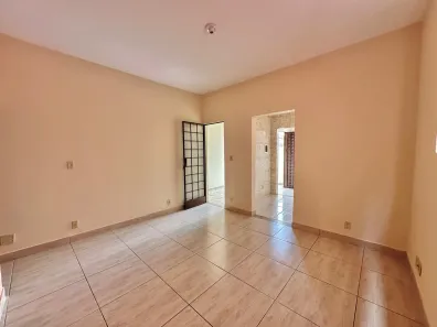 Casa com 2 Quartos para alugar, 60m² no Dom Bosco, Belo Horizonte