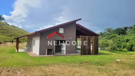 Fazenda/Sítio com 3 Quartos à venda, 200m² no Vila São Geraldo, São José dos Campos