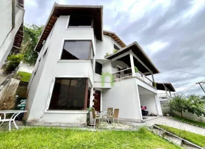 Casa com 3 Quartos à venda, 267m² no Piratininga, Niterói