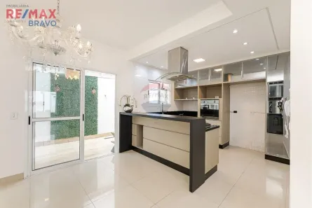 Sobrado com 3 Quartos à venda, 100m² no Uberaba, Curitiba