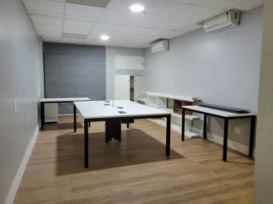 Sala Comercial à venda, 30m² no Renascença, São Luís