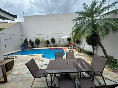 Sobrado com 4 Quartos à venda, 454m² no Independência, São Bernardo do Campo