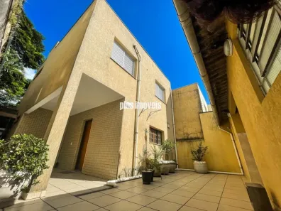 Casa com 3 Quartos para venda ou aluguel, 200m² no Santo Amaro, São Paulo