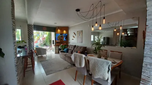 Sobrado com 3 Quartos à venda, 129m² no Laranjal, Pelotas