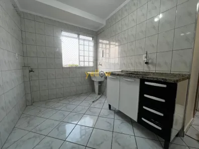 Apartamento com 2 Quartos para alugar, 43m² no Condomínio Vilage, Itaquaquecetuba