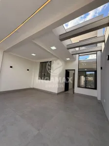 Casa com 3 Quartos à venda, 85m² no Parque das Laranjeiras, Maringá