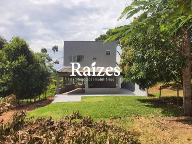Fazenda/Sítio com 3 Quartos à venda, 300m² no Área Rural de Uberlândia, Uberlândia