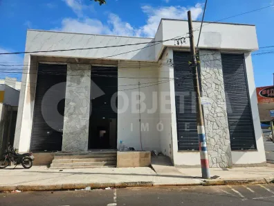Ponto Comercial para alugar, 230m² no Presidente Roosevelt, Uberlândia