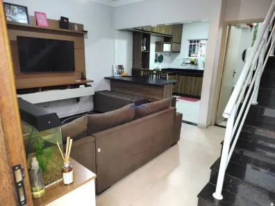 Sobrado com 2 Quartos à venda, 80m² no Vila Voturua, São Vicente