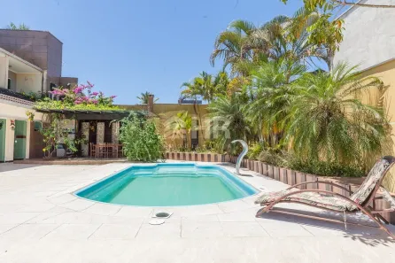 Sobrado com 7 Quartos à venda, 300m² no Caiobá, Matinhos