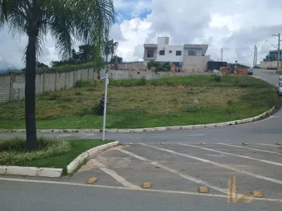 Lote/Terreno à venda, 420m² no Condomínio Estância dos Lagos, Santa Luzia