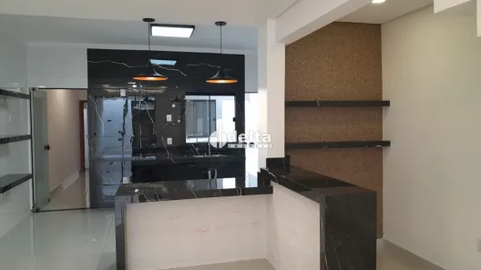 Casa com 3 Quartos à venda, 185m² no Dona Zulmira, Uberlândia