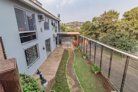 Casa com 3 Quartos à venda, 220m² no Espírito Santo, Porto Alegre