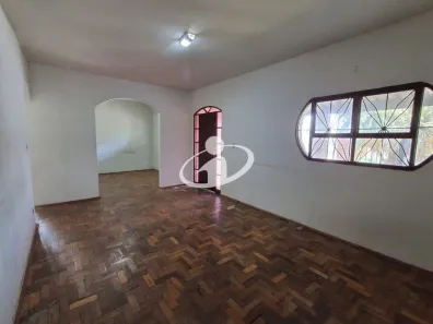 Casa com 3 Quartos à venda, 186m² no Santa Mônica, Uberlândia