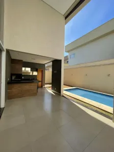 Casa de Condomínio com 5 Quartos para alugar, 377m² no Jardins Lisboa, Goiânia