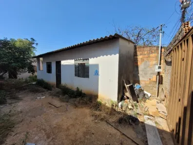 Casa com 2 Quartos à venda, 90m² no Letícia, Belo Horizonte