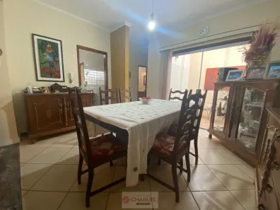Casa com 3 Quartos à venda, 192m² no Jardim Brasília, Mogi Mirim