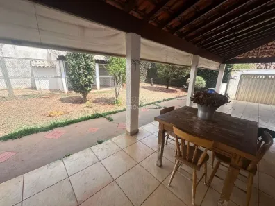 Casa com 3 Quartos à venda, 215m² no Vila Harmonia, Araraquara
