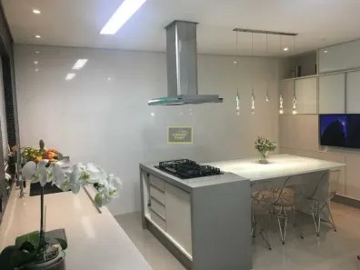 Sobrado com 4 Quartos à venda, 300m² no Jardim Virginia Bianca, São Paulo