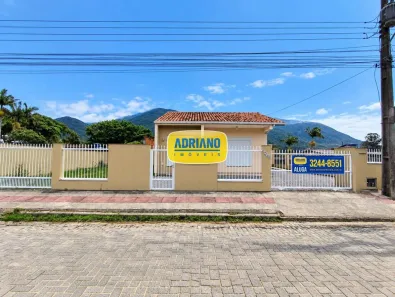 Casa com 2 Quartos para alugar, 50m² no Praia de Fora, Palhoça