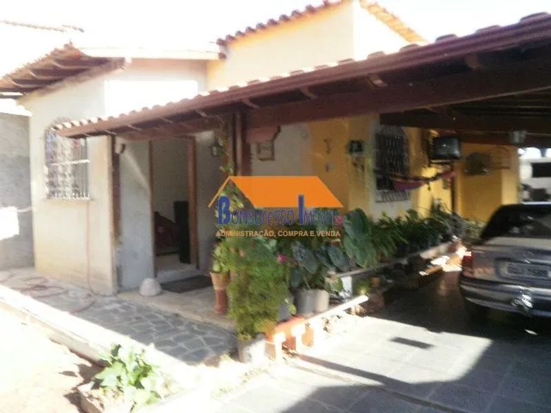 Casa com 2 quartos — Rio Branco, Belo Horizonte